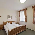 Rosa 3*