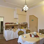 Rosa בית הארחה 3*